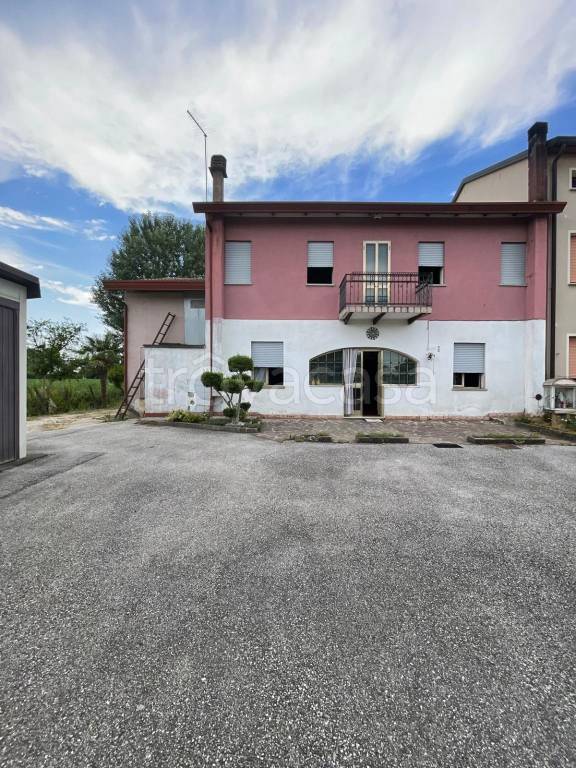 casa indipendente in vendita a Campo San Martino