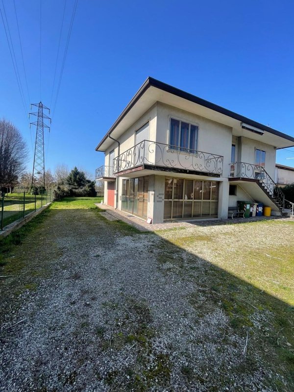 casa indipendente in vendita a Campo San Martino