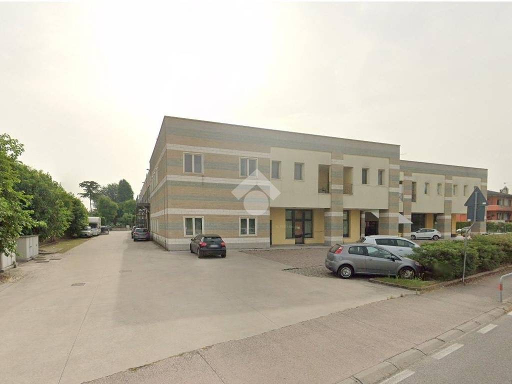 locale commerciale in vendita a Campo San Martino