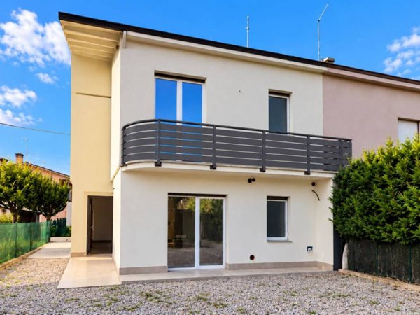 casa indipendente in vendita a Campo San Martino