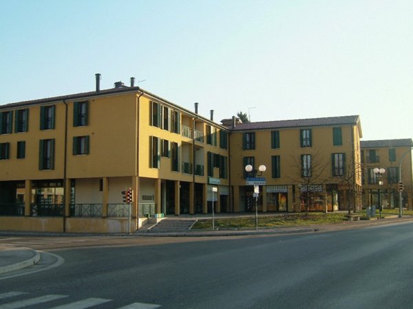 negozio in vendita a Campo San Martino in zona Marsango