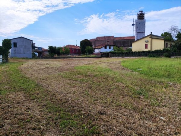 terreno edificabile in vendita a Candiana