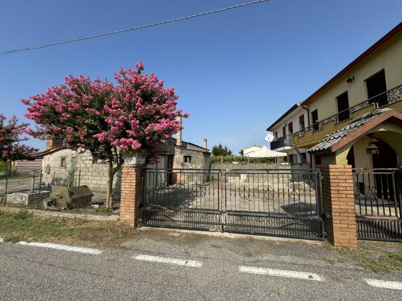 casa indipendente in vendita a Santa Caterina d'Este in zona Carceri