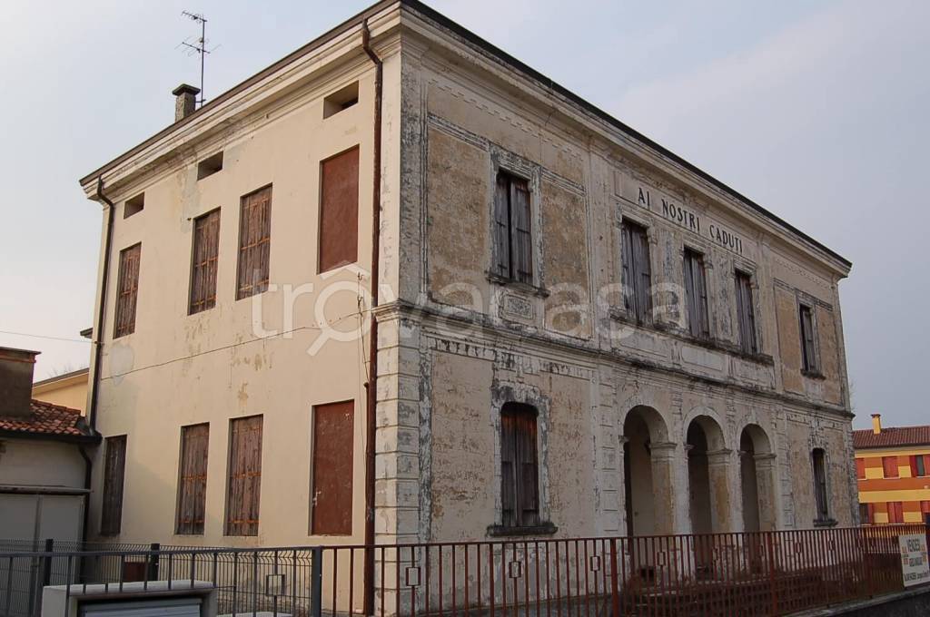 casa indipendente in vendita a Carmignano di Brenta