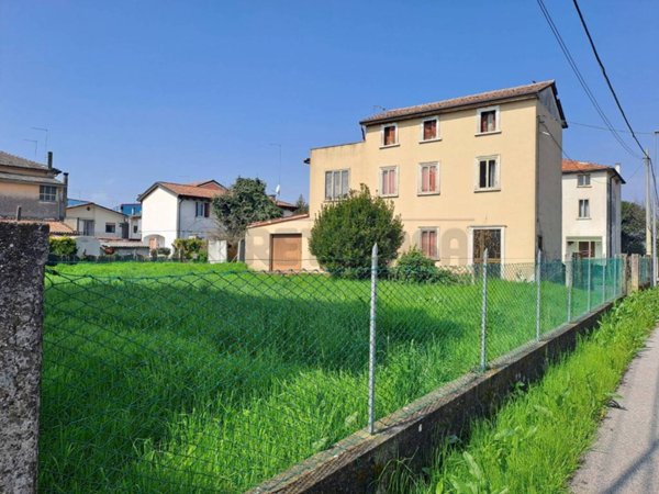 casa indipendente in vendita a Carmignano di Brenta