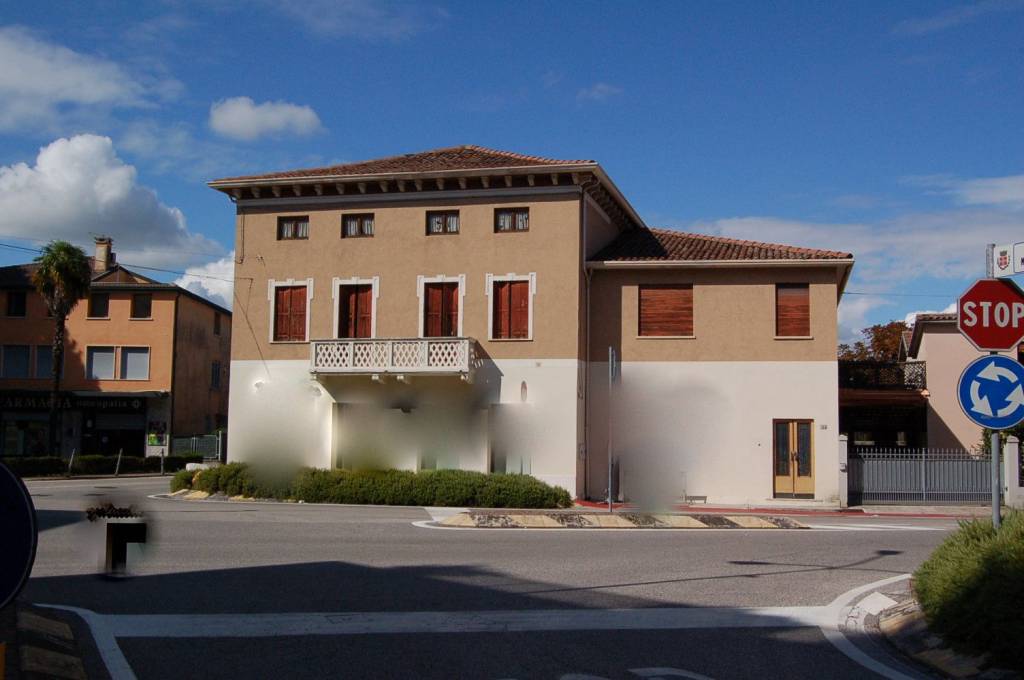 casa indipendente in vendita a Carmignano di Brenta