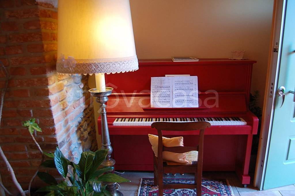 casa indipendente in vendita a Carmignano di Brenta