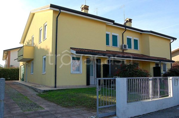casa indipendente in vendita a Carmignano di Brenta