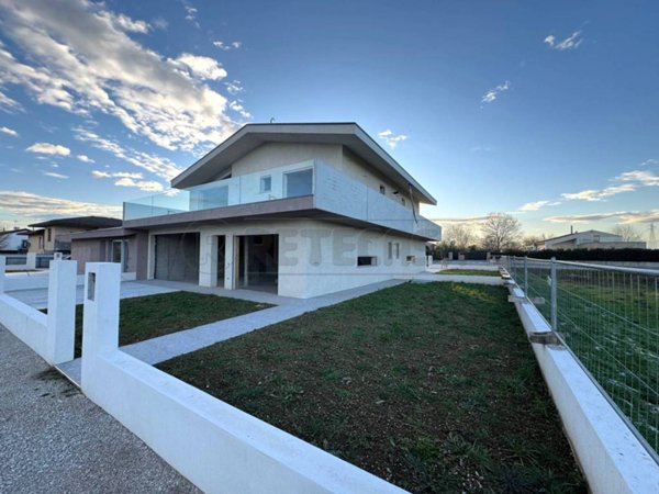 casa indipendente in vendita a Carmignano di Brenta in zona Camazzole