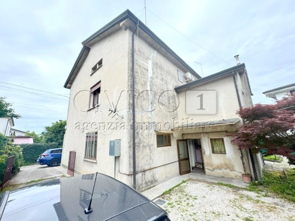 casa indipendente in vendita a Carmignano di Brenta