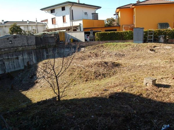 terreno edificabile in vendita a Carmignano di Brenta