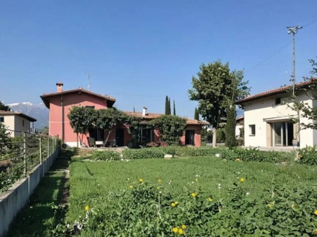 casa indipendente in vendita a Carmignano di Brenta