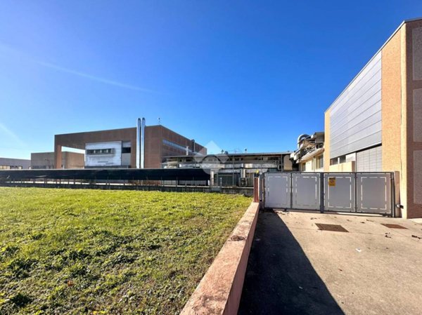 terreno edificabile in vendita a Carmignano di Brenta in zona Camazzole