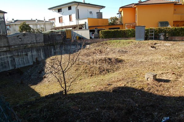 terreno edificabile in vendita a Carmignano di Brenta