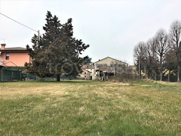 terreno edificabile in vendita a Carmignano di Brenta