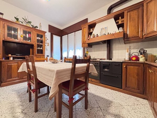casa indipendente in vendita a Carmignano di Brenta
