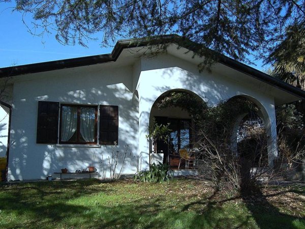 casa indipendente in vendita a Carmignano di Brenta