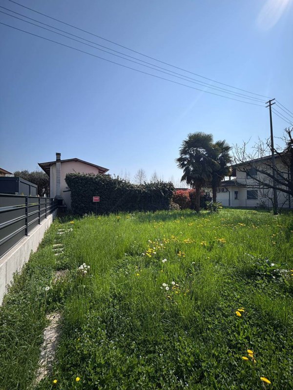 terreno edificabile in vendita a Carmignano di Brenta