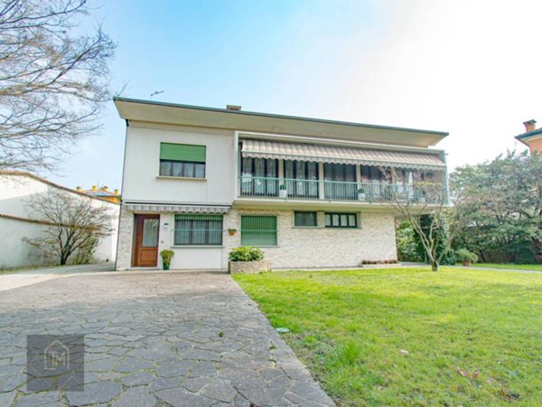 casa indipendente in vendita a Carmignano di Brenta