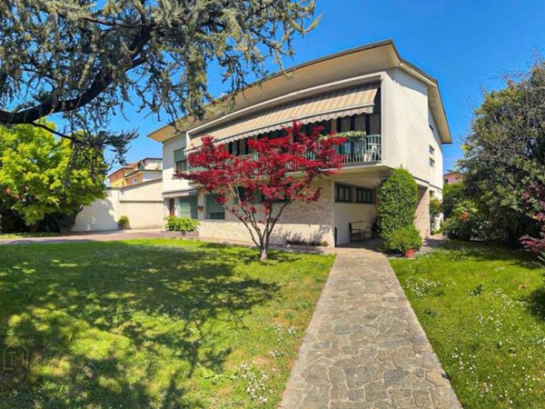 casa indipendente in vendita a Carmignano di Brenta