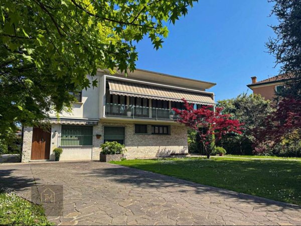 casa indipendente in vendita a Carmignano di Brenta
