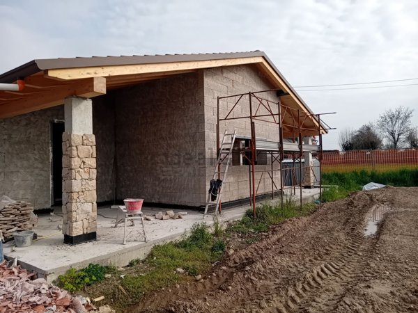 casa indipendente in vendita a Carmignano di Brenta