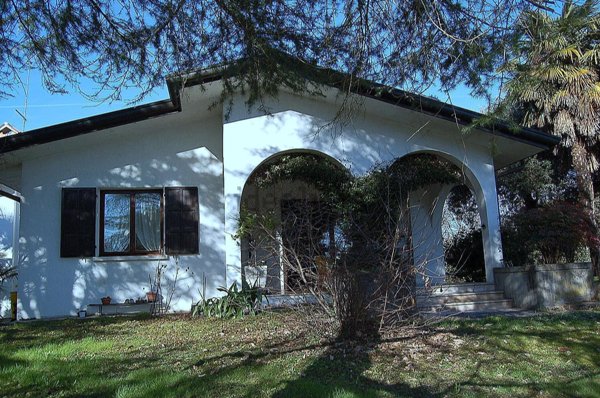 casa indipendente in vendita a Carmignano di Brenta