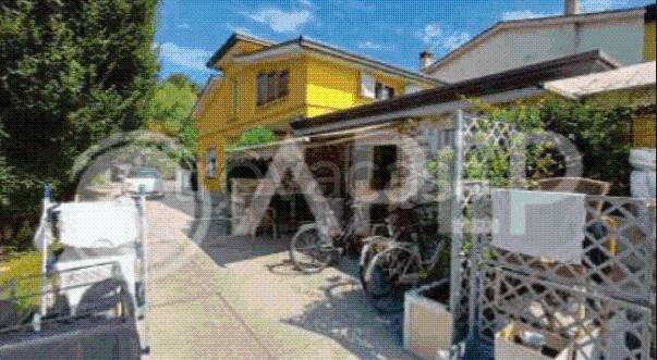 casa indipendente in vendita a Carmignano di Brenta