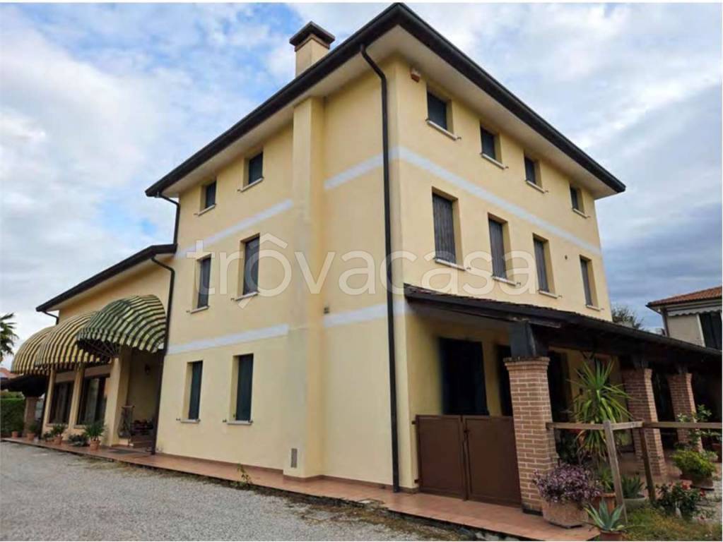 appartamento in vendita a Carmignano di Brenta in zona Camazzole