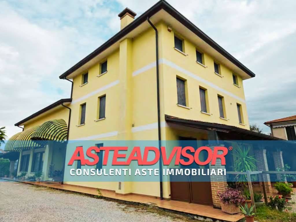 casa indipendente in vendita a Carmignano di Brenta in zona Camazzole