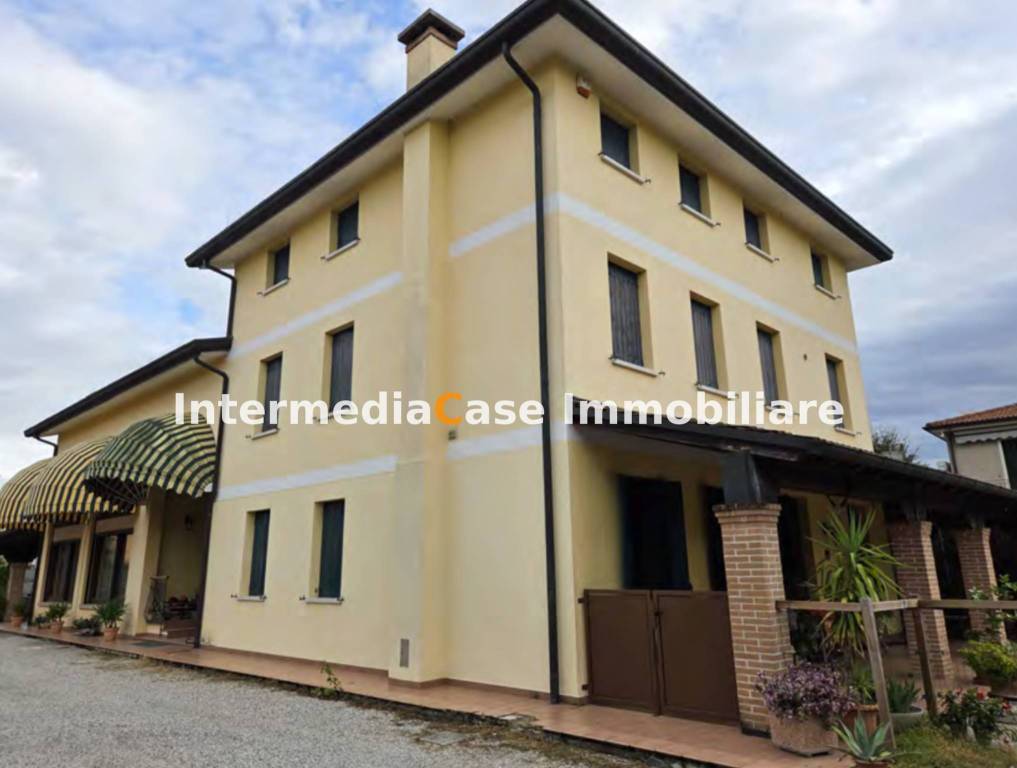 casa indipendente in vendita a Carmignano di Brenta in zona Camazzole