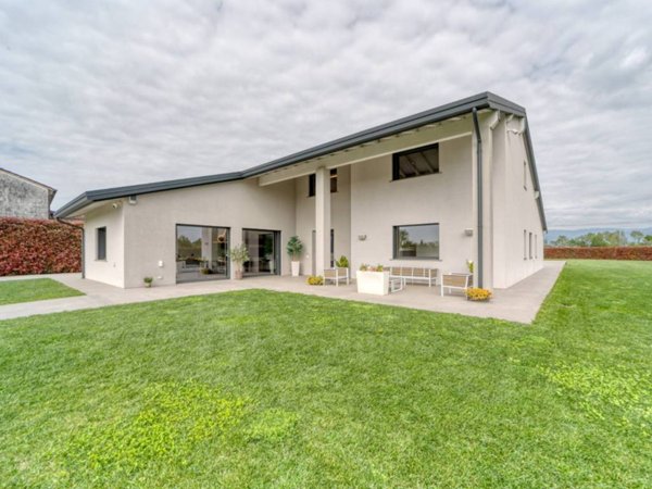 casa indipendente in vendita a Carmignano di Brenta