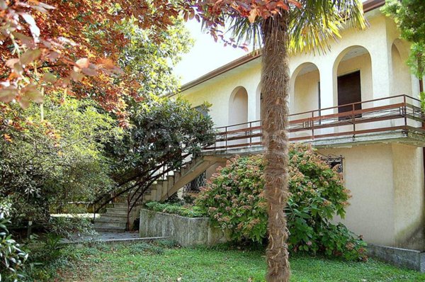 casa indipendente in vendita a Carmignano di Brenta