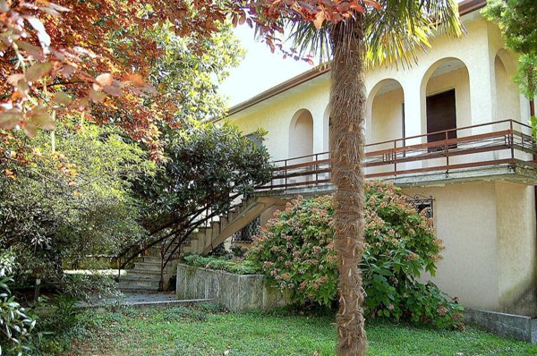 casa indipendente in vendita a Carmignano di Brenta