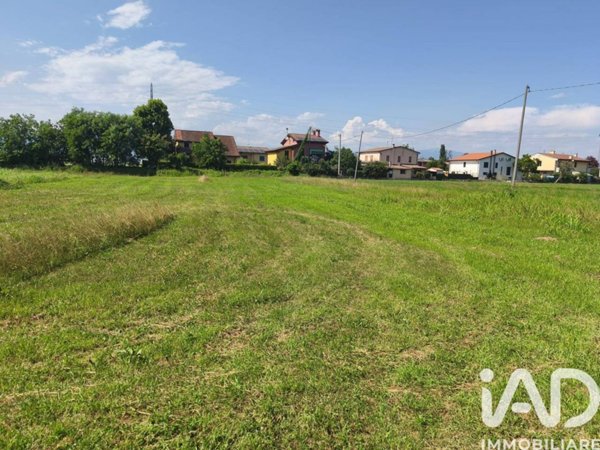 terreno edificabile in vendita a Carmignano di Brenta