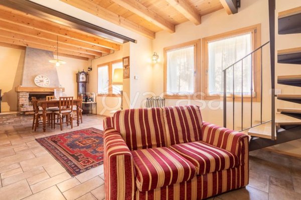 casa indipendente in vendita a Carmignano di Brenta