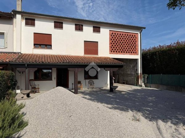 casa indipendente in vendita a Carmignano di Brenta in zona Camazzole