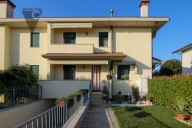 casa indipendente in vendita a Cartura