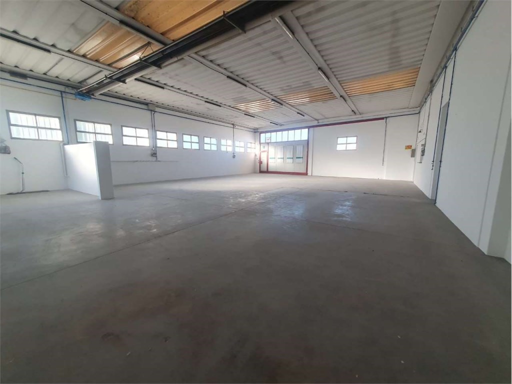 locale di sgombero in vendita a Cartura