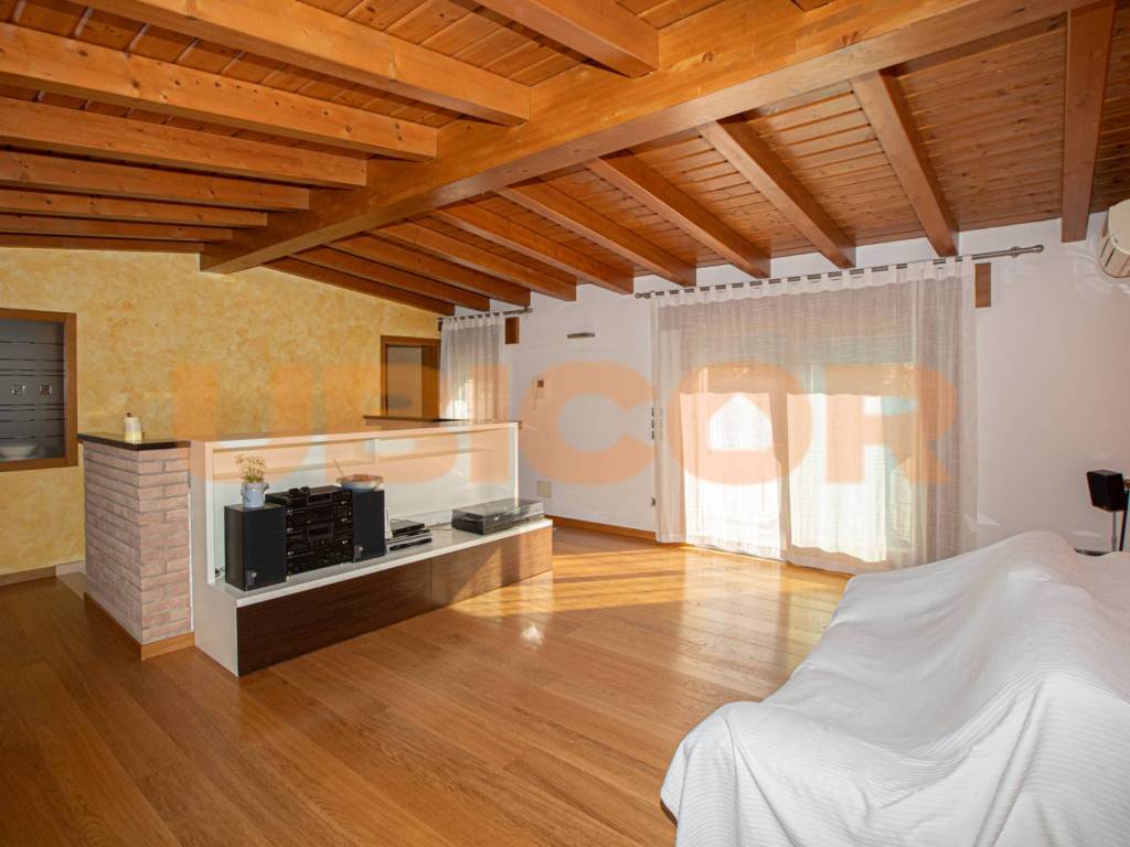 casa indipendente in vendita a Cartura