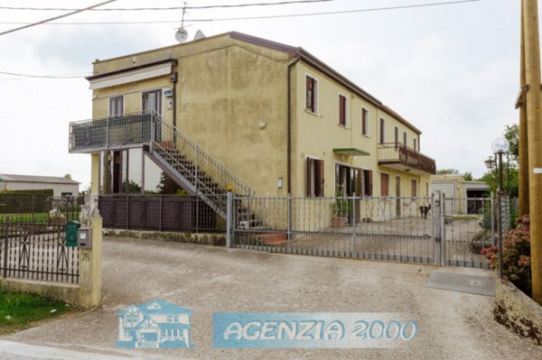 appartamento in vendita a Cartura in zona Cagnola