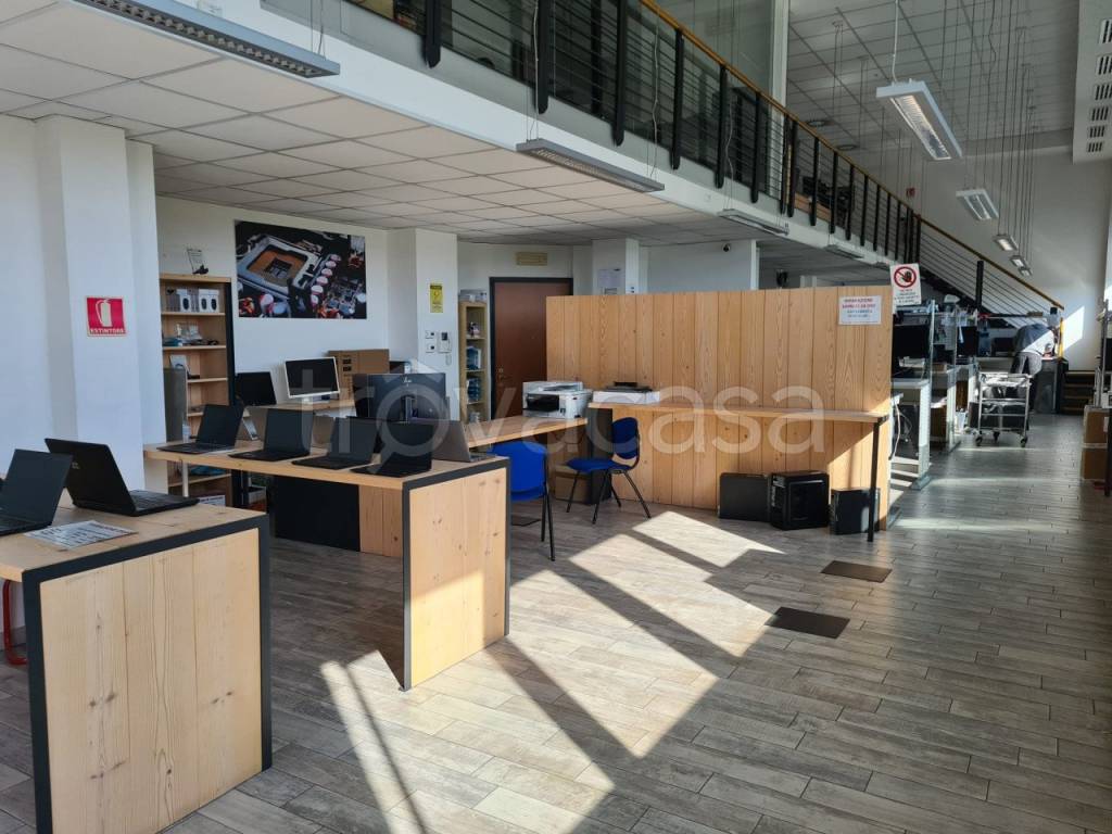 negozio in vendita a Cartura in zona Cagnola