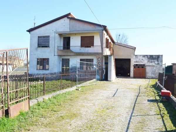 casa indipendente in vendita a Casale di Scodosia