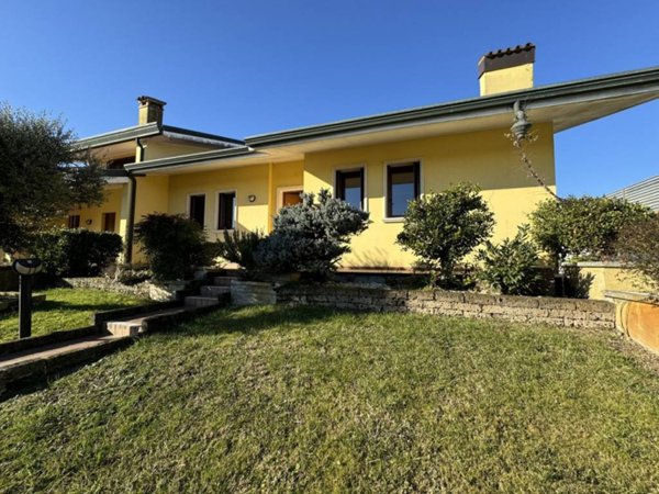 casa indipendente in vendita a Casale di Scodosia