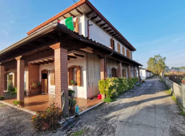 casa indipendente in vendita a Casale di Scodosia