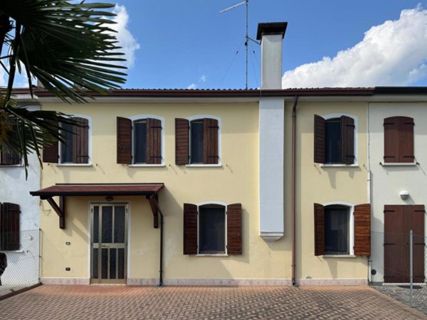 casa indipendente in vendita a Casale di Scodosia