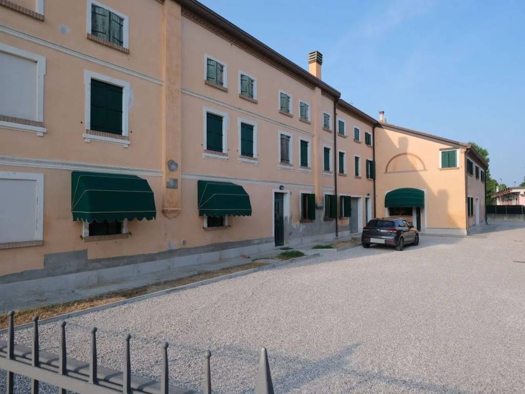 casa indipendente in vendita a Casale di Scodosia