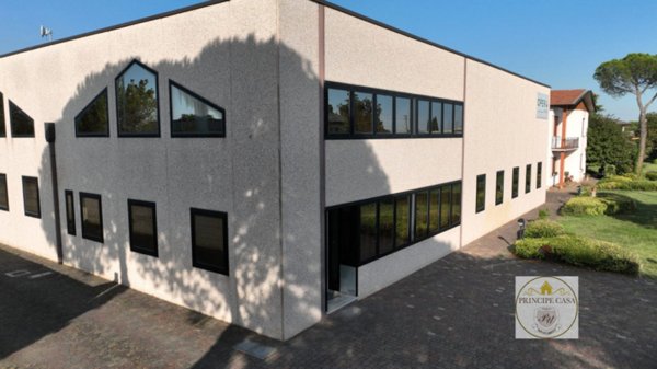 capannone in vendita a Casale di Scodosia