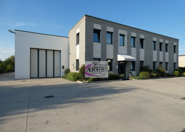 capannone in vendita a Casale di Scodosia