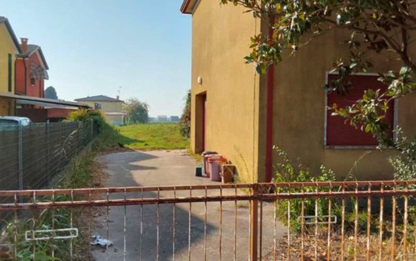 casa indipendente in vendita a Casale di Scodosia in zona Altaura